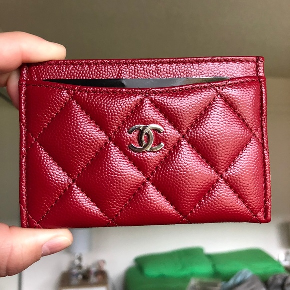 CHANEL Accessories - CHANEL 17B RED Flat Card Holder Caviar with SHW